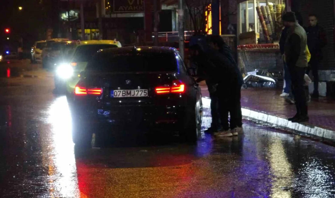 ANTALYA YOL YORGUNU BİR SÜRÜCÜ, ÇALIŞIR HALDE BIRAKTIĞI ARACINDA UYUYAKALDI.