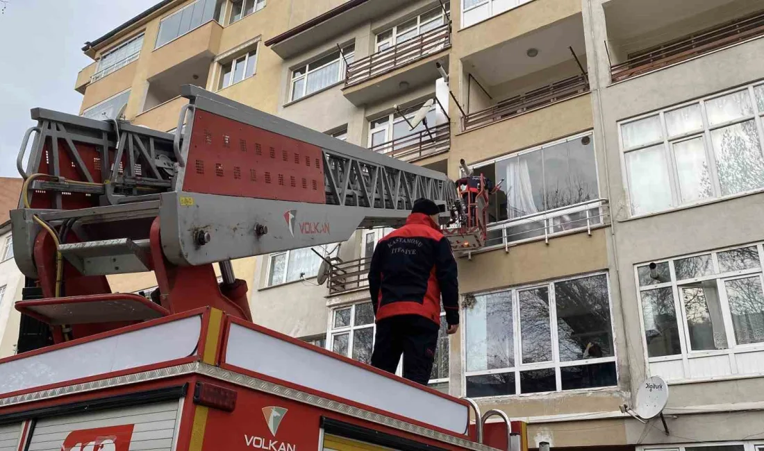 Kastamonu’da bir apartman dairesinden silah sesi gelmesi ve evin camının