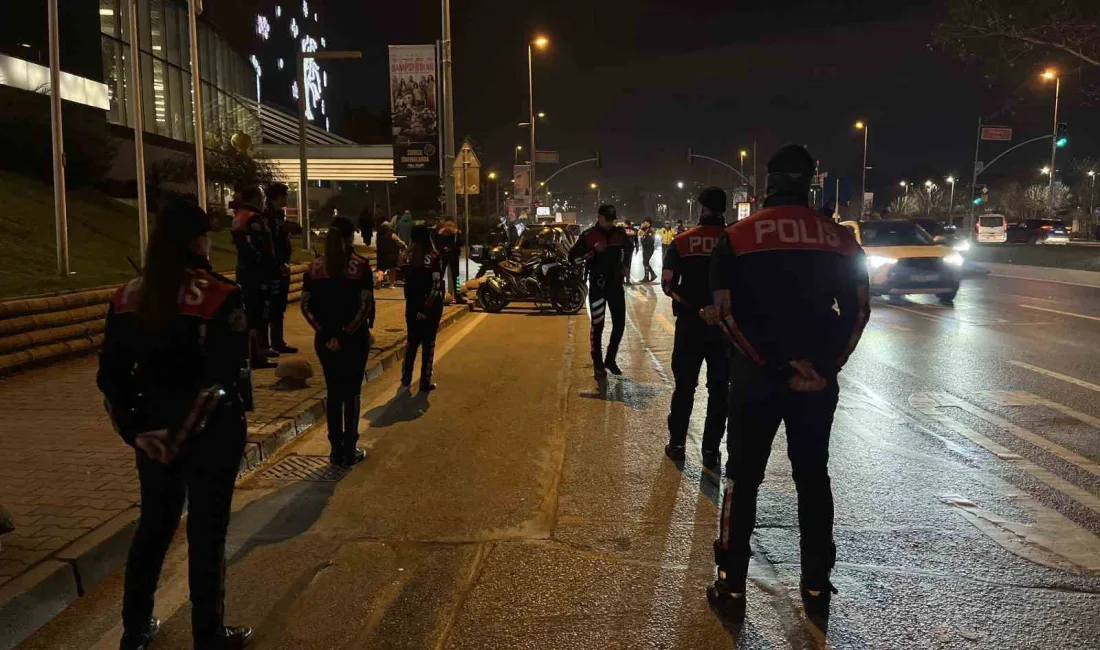 İstanbul Bakırköy’de polis ekiplerince genel güvenlik ve asayiş denetimi gerçekleştirildi.