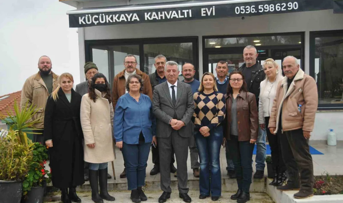 Güzelbahçe Belediye Başkanı Mustafa Günay, ilçedeki mahalle muhtarlarıyla bir araya