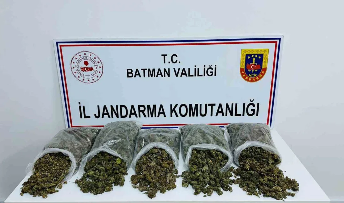 Batman’da jandarma ekiplerinin düzenlediği operasyonda uyuşturucu kaçakçılığı yaptığı belirlenen 1