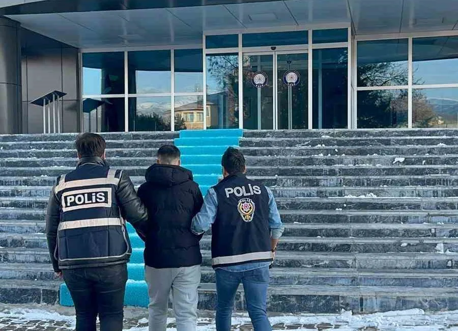 Bingöl’de polis ekiplerince düzenlenen operasyonda kasten öldürme suçundan 7 buçuk