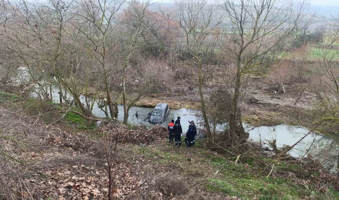 Çanakkale’nin Çan ilçesinde bir otomobil Kocabaş Çayı’na uçtu. Kazada bir