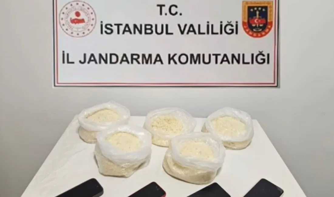 İstanbul Çatalca’da düzenlenen operasyonda 5,5 kilogram metamfetamin ele geçirildi. İlçe