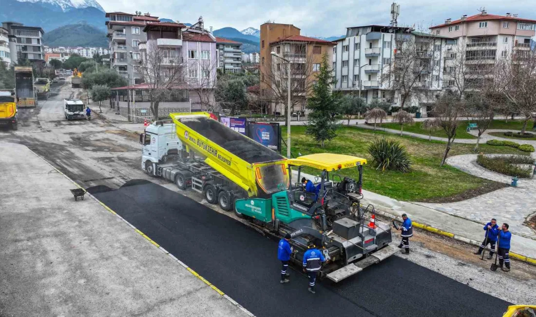 Denizli Büyükşehir Belediyesi, Merkezefendi ilçe genelindeki yol altyapısını iyileştirmek amacıyla