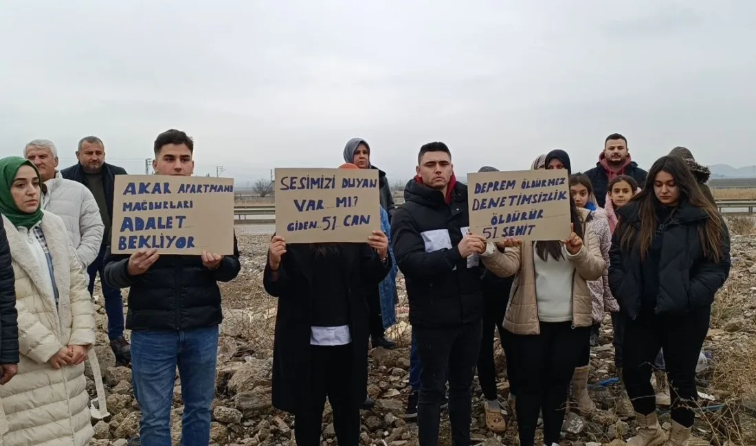 GAZİANTEP'TE DEPREMDE YAKINLARINI KAYBEDEN DEPREMZEDELER ADALET ARIYOR