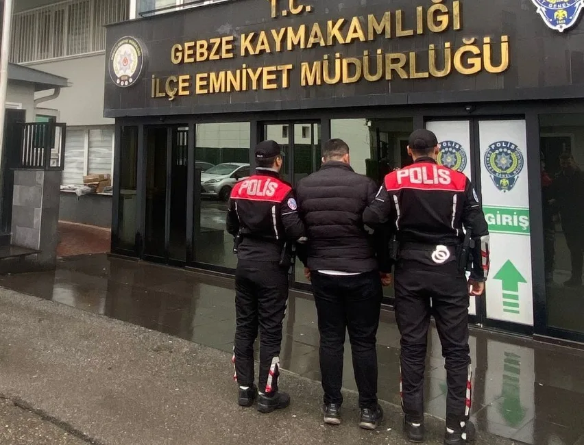 KOCAELİ'DE DOLANDIRICILIK VE YAĞMA SUÇUNDAN HAKLARINDA HAPİS CEZASI BULUNAN 2