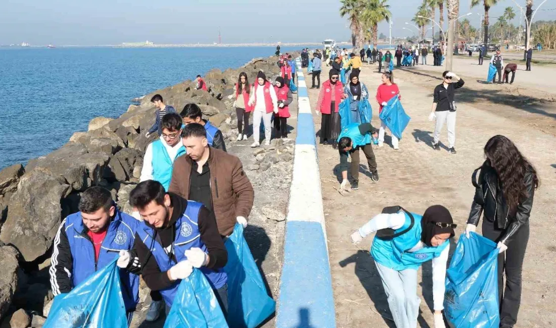 Hatay’ın Dörtyol ilçesinde Belediye ve Nazmiye Muratlı Gençlik Merkezi gönüllü