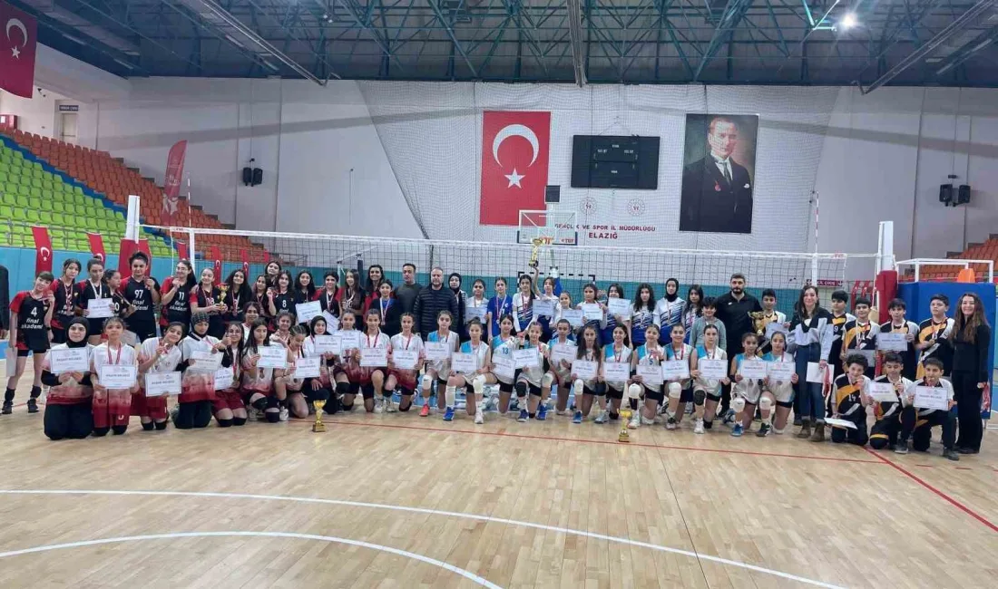 Elazığ’da Okul Sporları kapsamında gerçekleştirilen Voleybol Yıldızlar Kız-Erkek müsabakaları sona