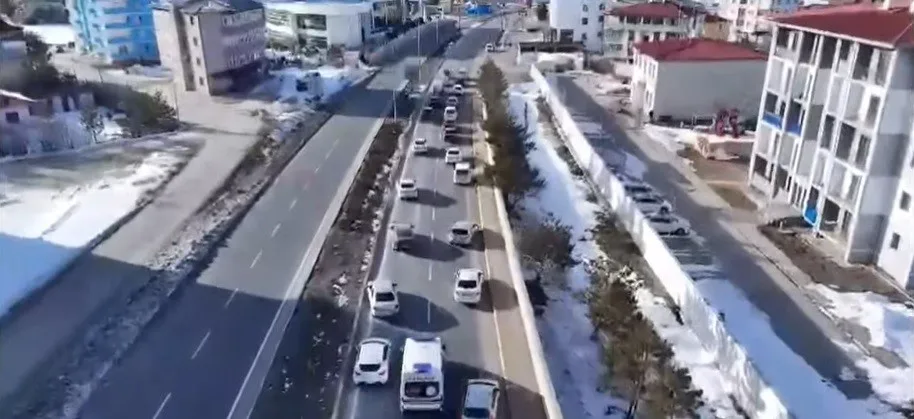 Erzincan’da ‘’Fermuar Sistemi ile Yaşama Yol Ver’’ etkinliği gerçekleştirildi. Erzincan