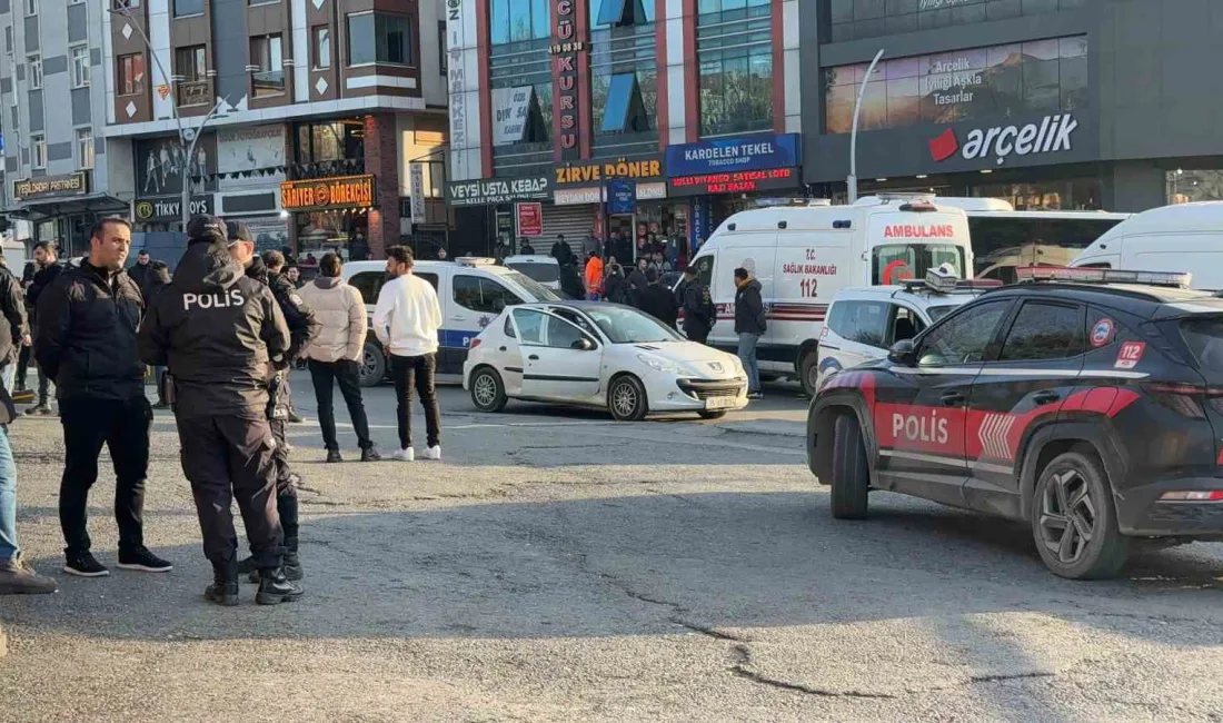 SULTANGAZİ'DE POLİSİN "DUR" İHTARINA UYMAYARAK KAÇAN OTOMOBİLİN ÖNÜ KESİLİRKEN, BAGAJDA