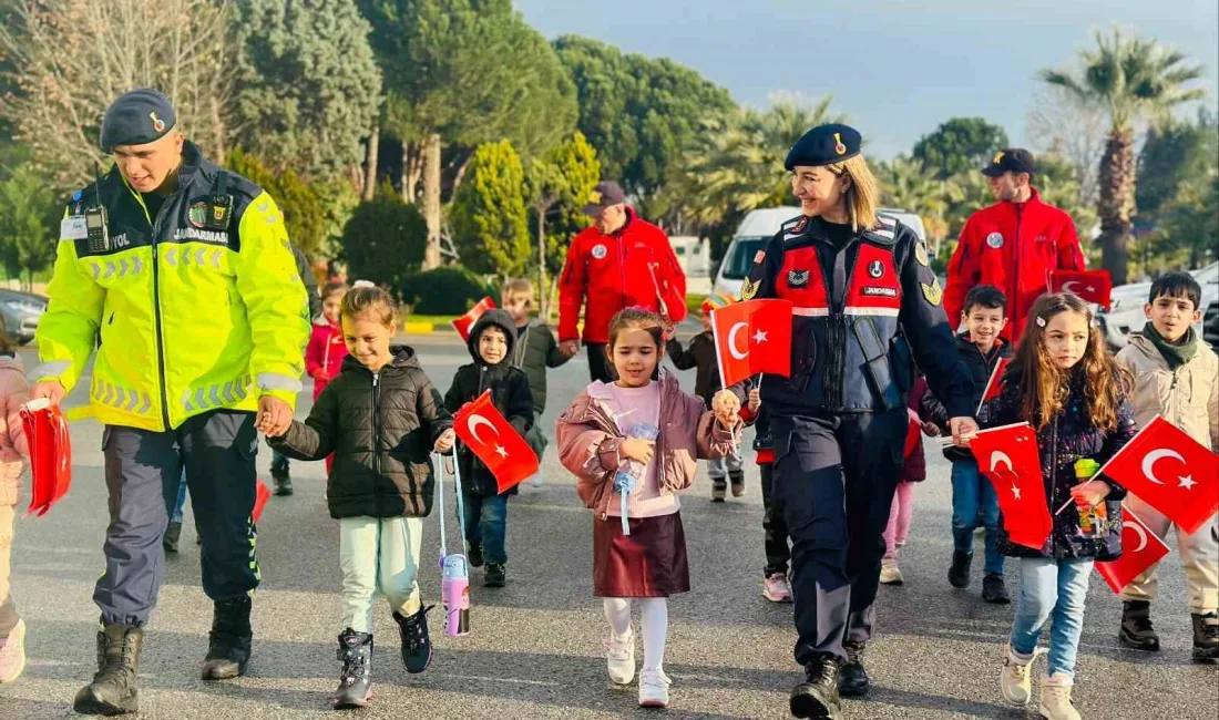 AYDIN İL JANDARMA KOMUTANLIĞI’NI ZİYARET EDEN ANAOKULU ÖĞRENCİLERİ, JANDARMAYI DAHA