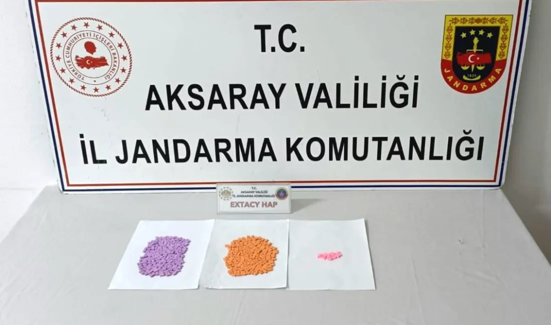 Aksaray’da uyuşturucu tacirine yönelik operasyon düzenleyen jandarma, şüpheliyi 371 adet