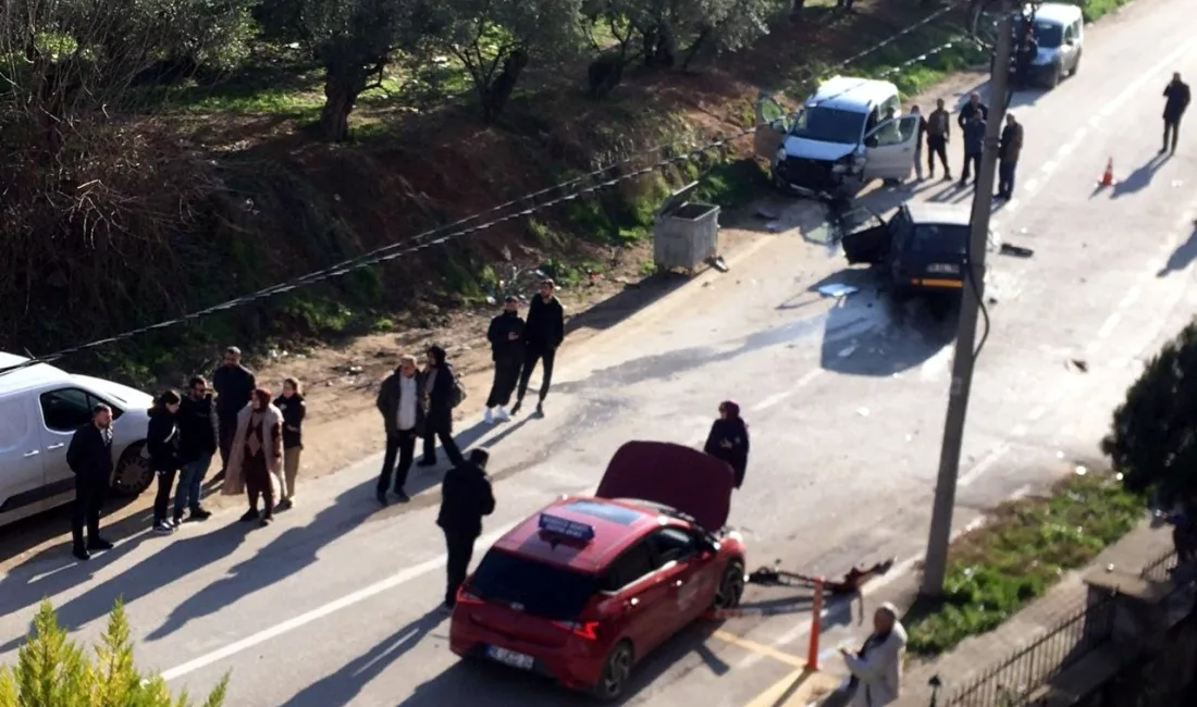 MUDANYA İLÇESİNDE İLK ÖNCE PARK ETMEK İSTEYEN OTOMOBİLE, DAHA SONRA