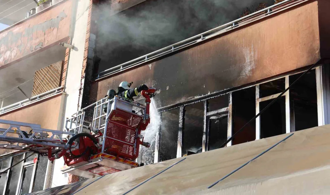 KAHRAMANMARAŞ’TA BİR MAKETİN DEPO KISMINDA ÇIKAN YANGIN KORKU DOLU ANLARA