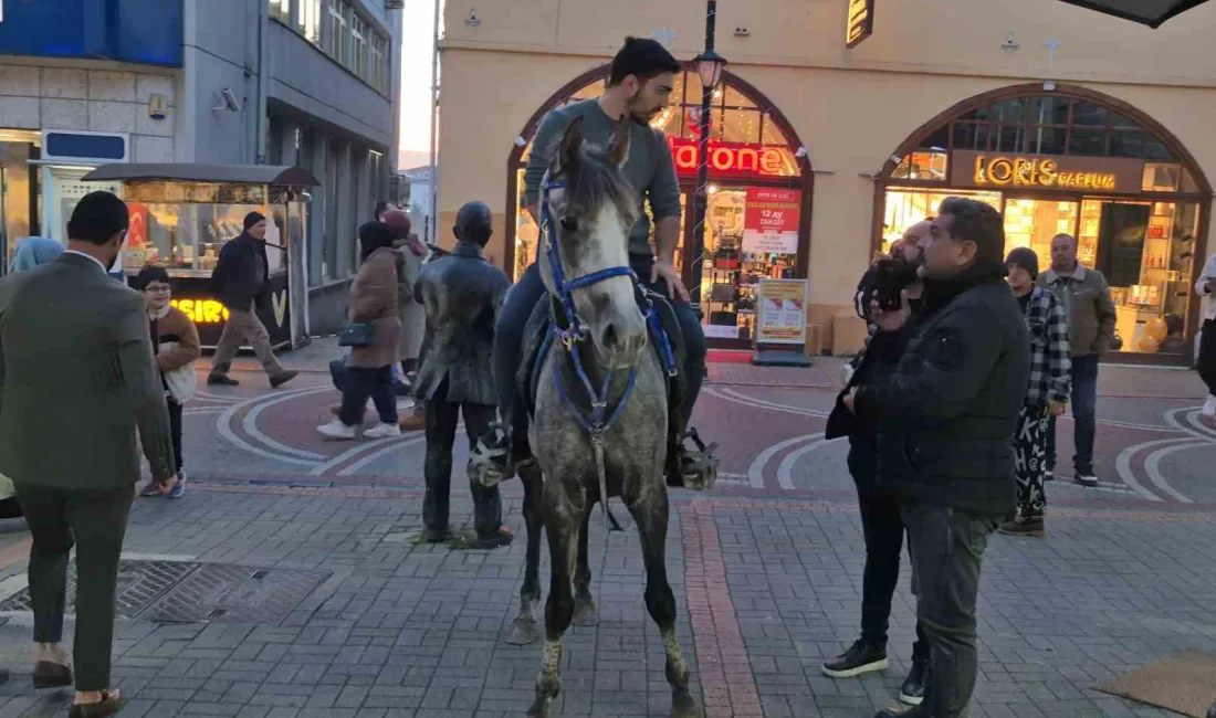 Bartın’ın en kalabalık caddesine atla gelen bir kişinin gezisi polis