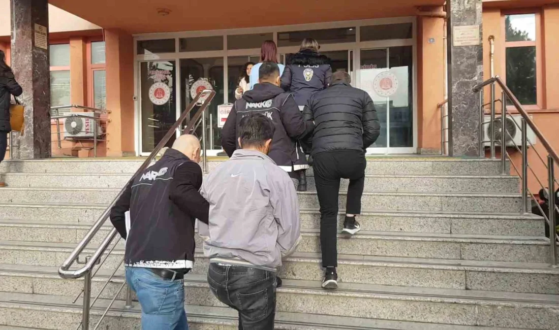 Karabük’te polis ekipleri tarafından düzenlenen uyuşturucu operasyonlarında 5 şüpheli gözaltına