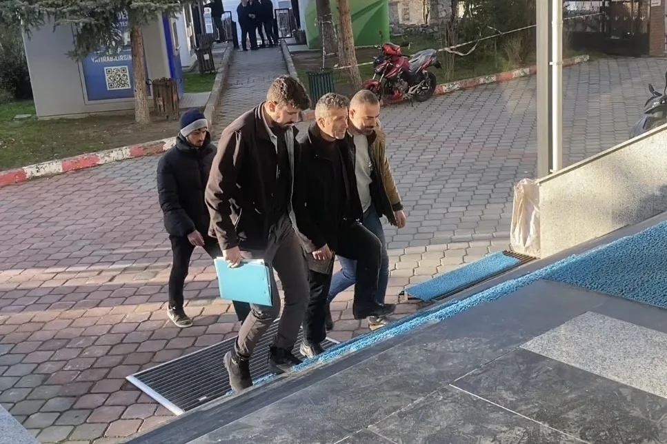 Samsun’da alacak-verecek meselesi yüzünden kardeşini av tüfeğiyle bacağından vuran ağabey,