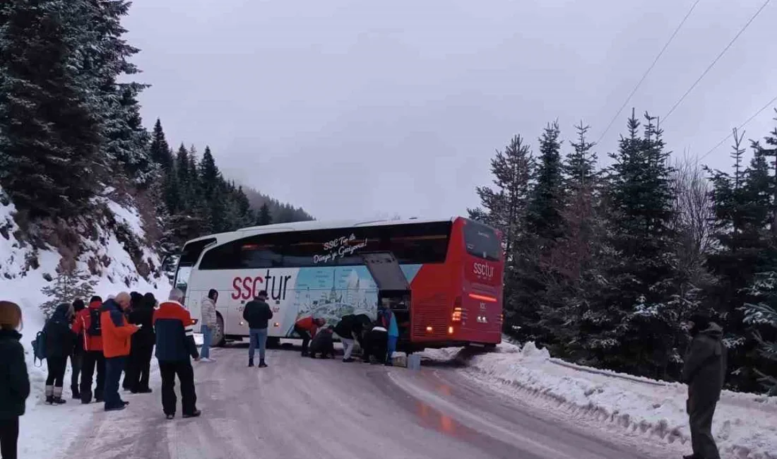 BOLU’DA KARTALKAYA KAYAK MERKEZİ YOLUNDA BUZLANMA NEDENİYLE KONTROLDEN ÇIKAN BİR