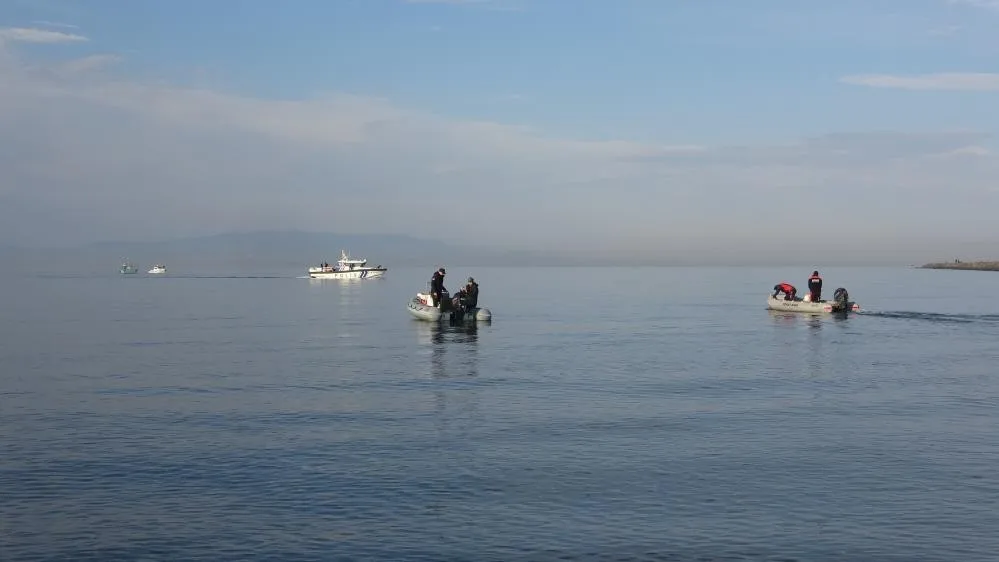 SAMSUN'DA TEKNEYLE AÇILDIKLARI KARADENİZ'DE KAYBOLAN 2 BALIKÇIDAN BULUNAMAYAN MUHAMMER SEVGİLİ'Yİ