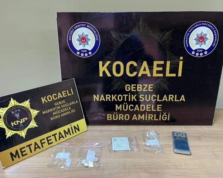 KOCAELİ'NİN GÖLCÜK VE DARICA İLÇELERİNDE GERÇEKLEŞTİRİLEN 2 AYRI OPERASYONDA 4