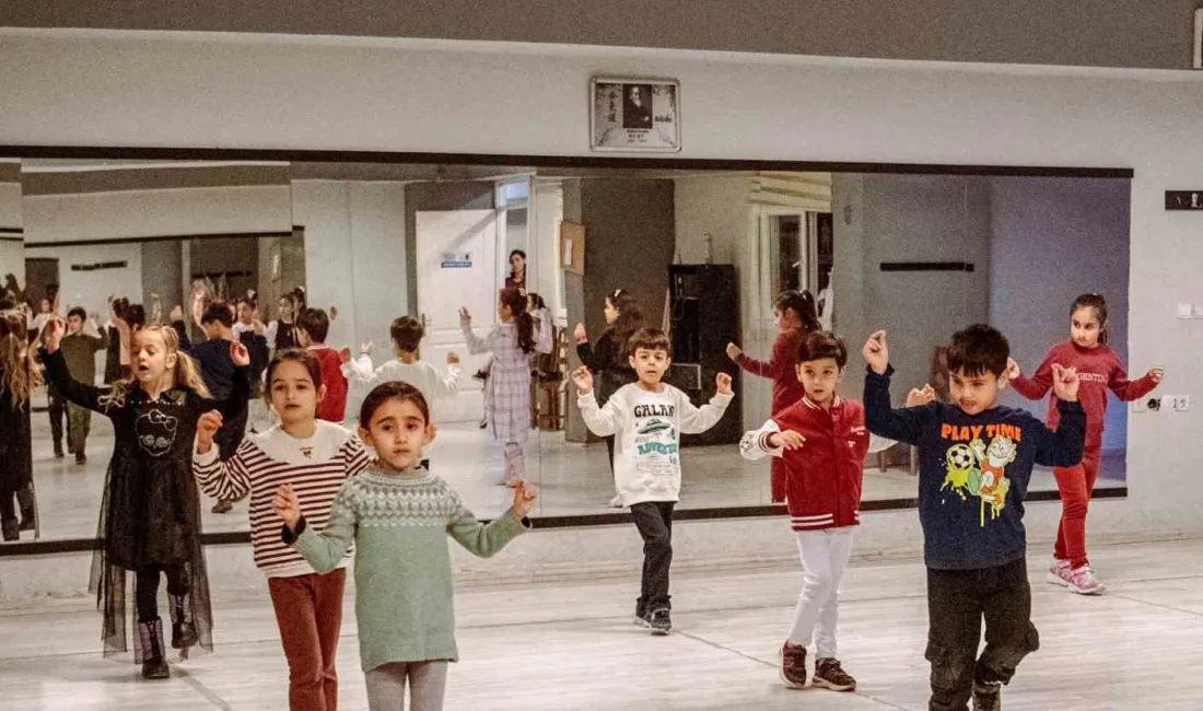 Kuşadası Belediyesi Halk Dansları Akademisi Spor Kulübü tarafından ücretsiz olarak