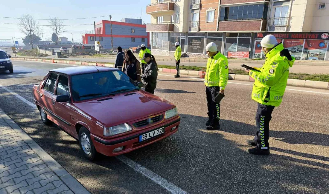 TEKİRDAĞ'IN MALKARA İLÇESİNDE EMNİYET EKİPLERİ, UYGULAMADA GEREKLİ UYARILARDA BULUNARAK, SÜRÜCÜLERİN