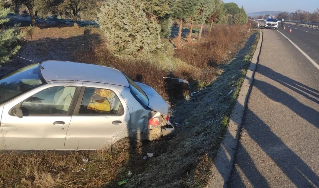 MANİSA'NIN AKHİSAR İLÇESİNDE MEYDANA GELEN TRAFİK KAZASINDA ARAÇTA BULUNAN BABA