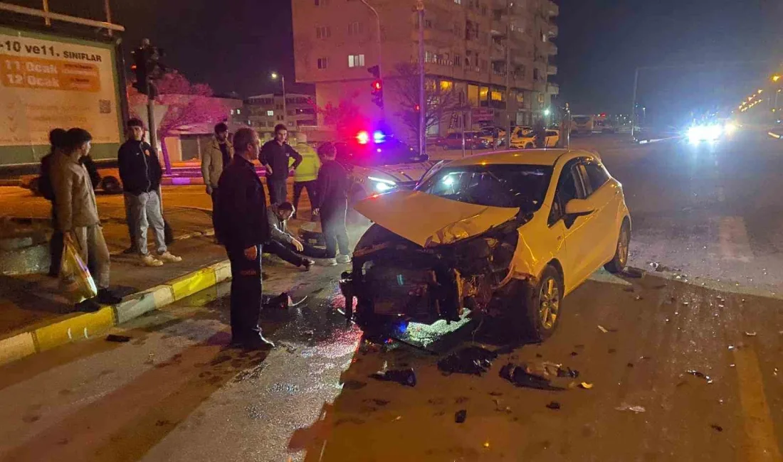 Mardin’in Midyat ilçesinde otomobil ile kamyonet çarpıştığı kazada 2 sürücü