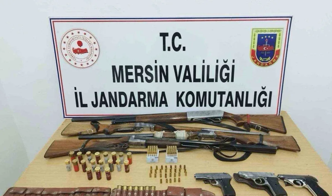 Mersin’de düzenlenen operasyonda 3’ü tabanca 7 silahla yakalanan zanlı gözaltına