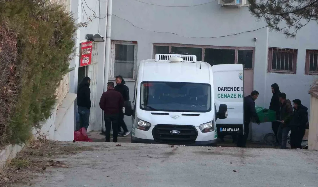 Malatya’nın Darende ilçesinde yaşlı bir kadın, misafirliğe gelen akrabası tarafından