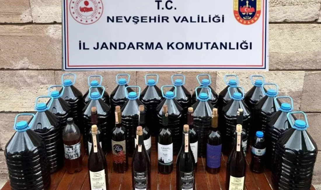 Nevşehir’de bir iş yerinde 105 litre sahte içki ele geçirilirken,