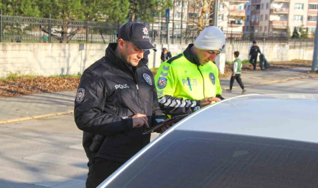 Kocaeli’de polis ekipleri, okullar ve çevrelerinde yaptığı denetimlerde esrar olduğu