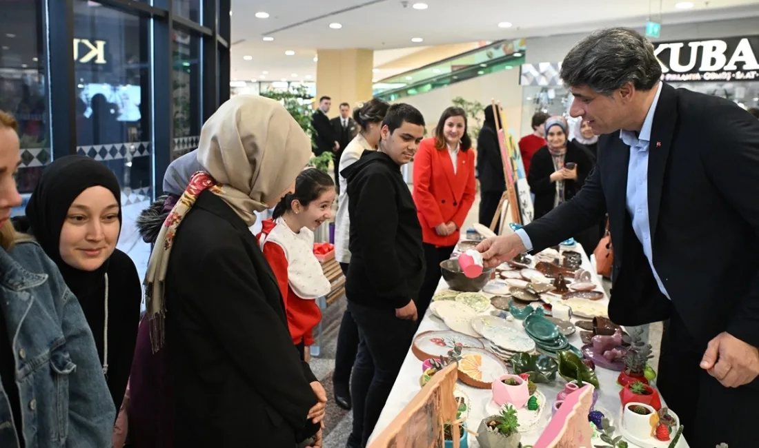 Kartepe’de özel öğrencilerin el emeğiyle yaptığı 400 eserin yer aldığı