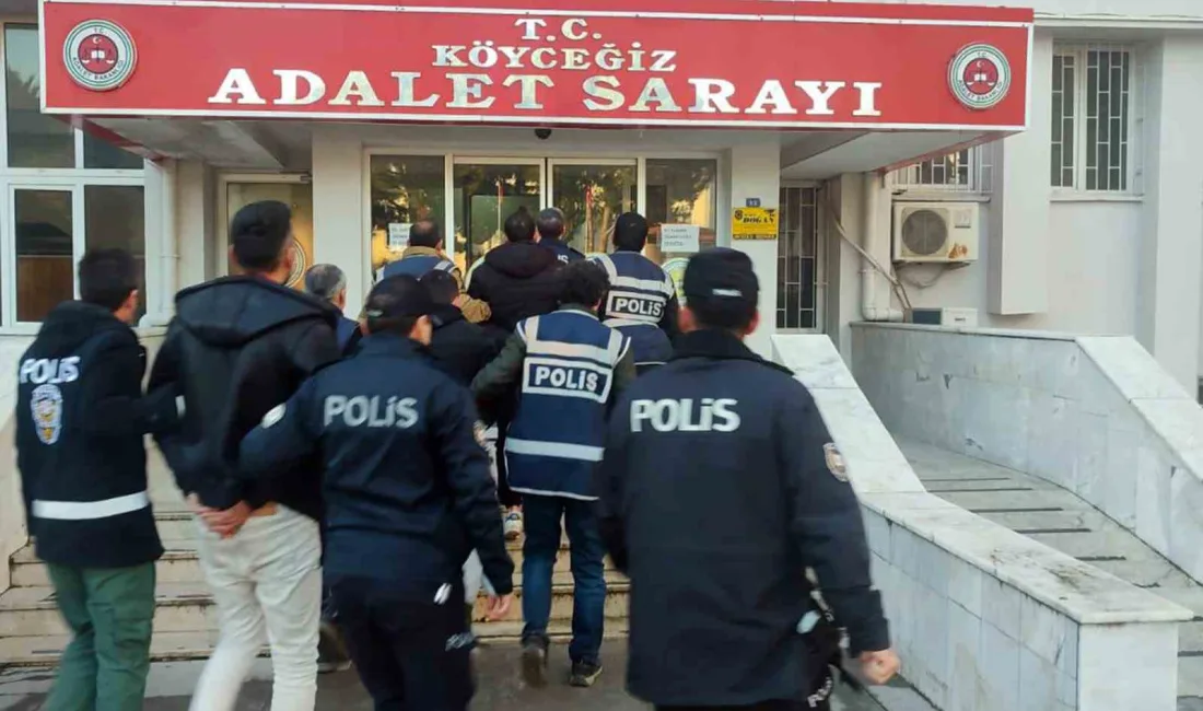 Muğla’nın Köyceğiz ilçesinde girdikleri evde kendilerini Emniyet İstihbarat Şube Müdürlüğünde