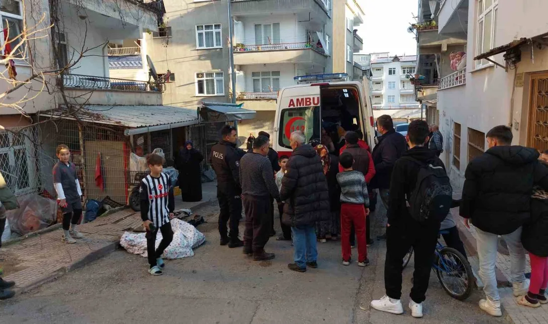 Samsun’da bir evde çekyattan çıkan yangında bir kişi dumandan etkilendi.