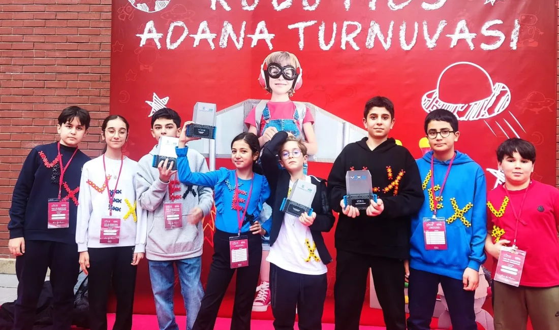 SANKO OKULLARI, VEX IQ ROBOT YARIŞMASINA KATILDIĞI İKİ TAKIMIYLA DÖRT