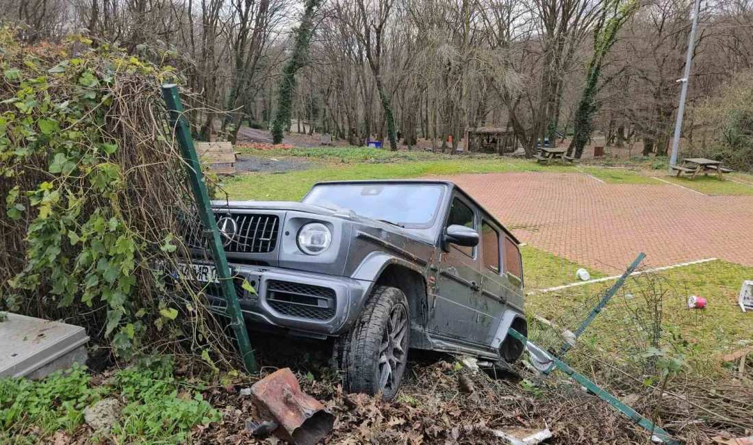 SARIYER'DE HENÜZ BİLİNMEYEN BİR NEDENLE KONTROLDEN ÇIKAN ARAÇ, YAŞLI KADINA