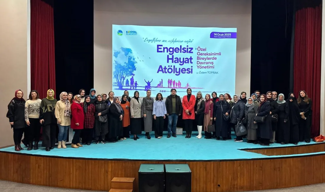 Sakarya Büyükşehir Belediyesi tarafından özel gereksinimli bireylere yönelik düzenlenen seminerde