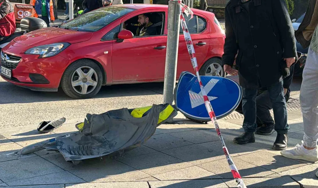 İSTANBUL ŞİŞLİ’DE TERS YÖNE GİREN OTOMOBİL, MOTOSİKLETE ÇARPTI. ÇARPMANIN ETKİSİYLE