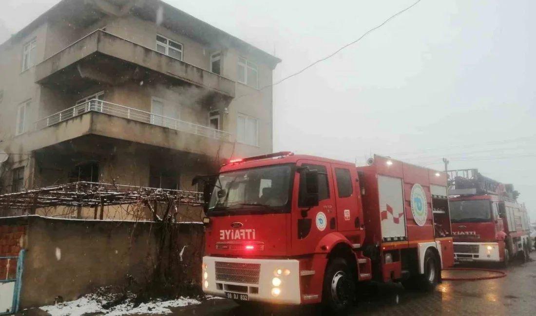 Tekirdağ’ın Muratlı ilçesinde bir evde çıkan yangın paniğe yol açtı.