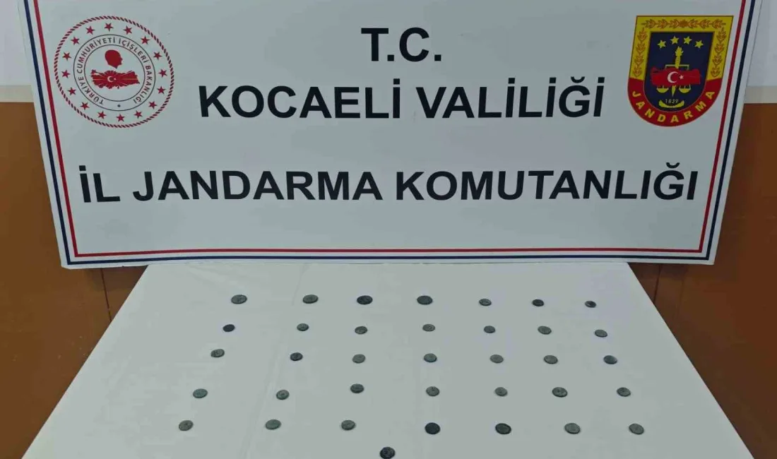 Kocaeli’nin Kartepe ilçesinde bir şahsın üzerinde yapılan aramada 36 sikke