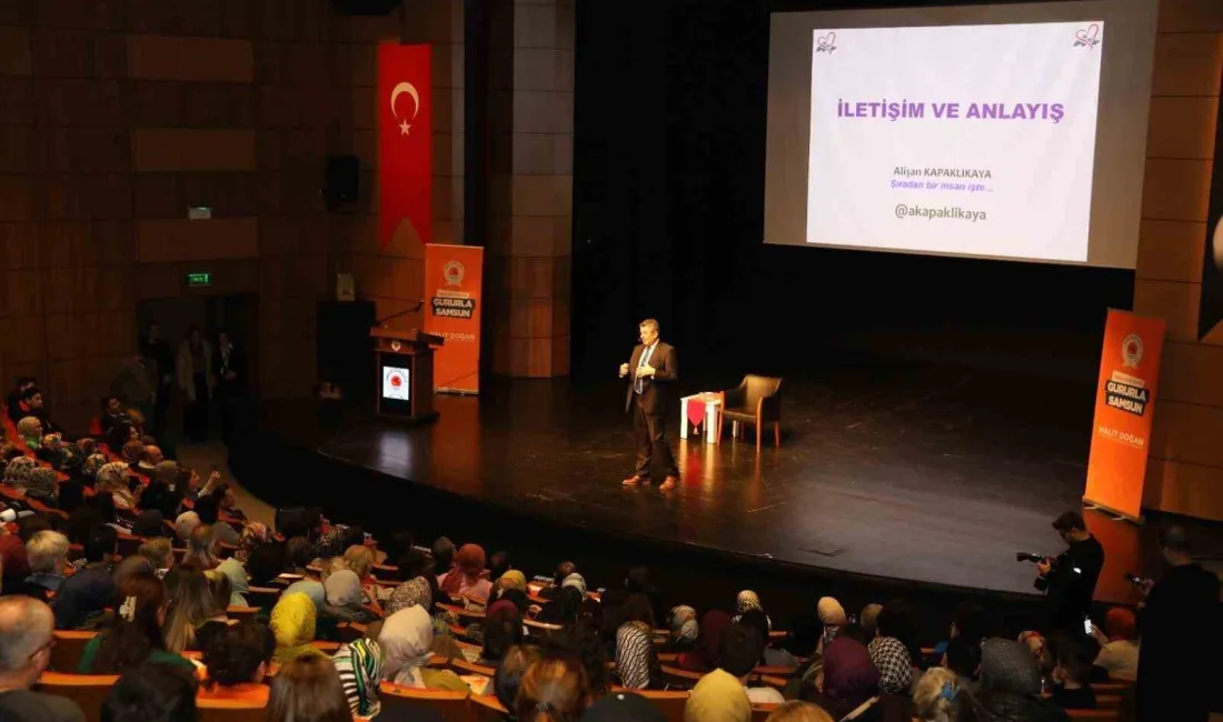 Samsun Büyükşehir Belediyesi tarafından düzenlenen Eğitimci-Yazar Alişan Kapaklıkaya’nın konuşmacı olduğu