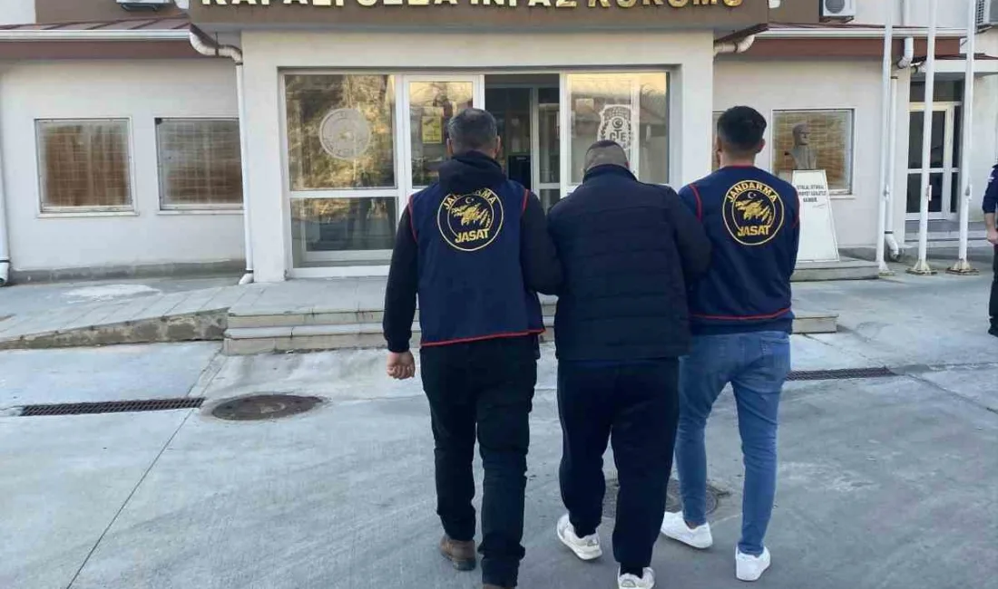 Aydın’ın Kuşadası ilçesinde 7 farklı suçtan aranan şahıs, jandarma ekiplerince